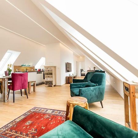 Grosse Dachgeschosswohnung Im Herzen Von Graz Exteriör bild