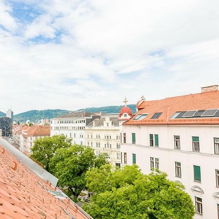 Grosse Dachgeschosswohnung Im Herzen Von Graz Exteriör bild