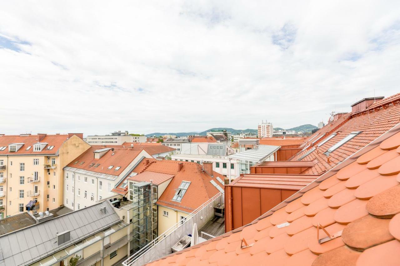 Grosse Dachgeschosswohnung Im Herzen Von Graz Exteriör bild