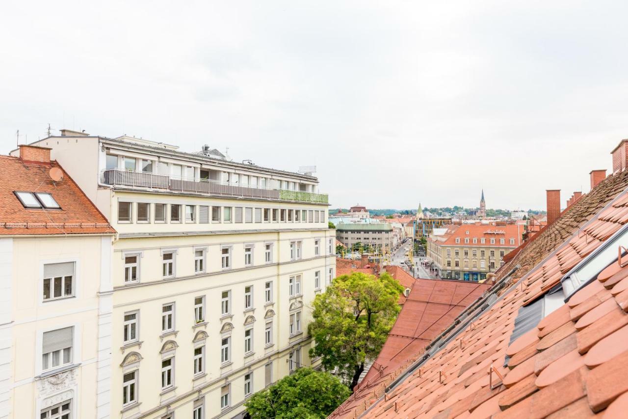 Grosse Dachgeschosswohnung Im Herzen Von Graz Exteriör bild