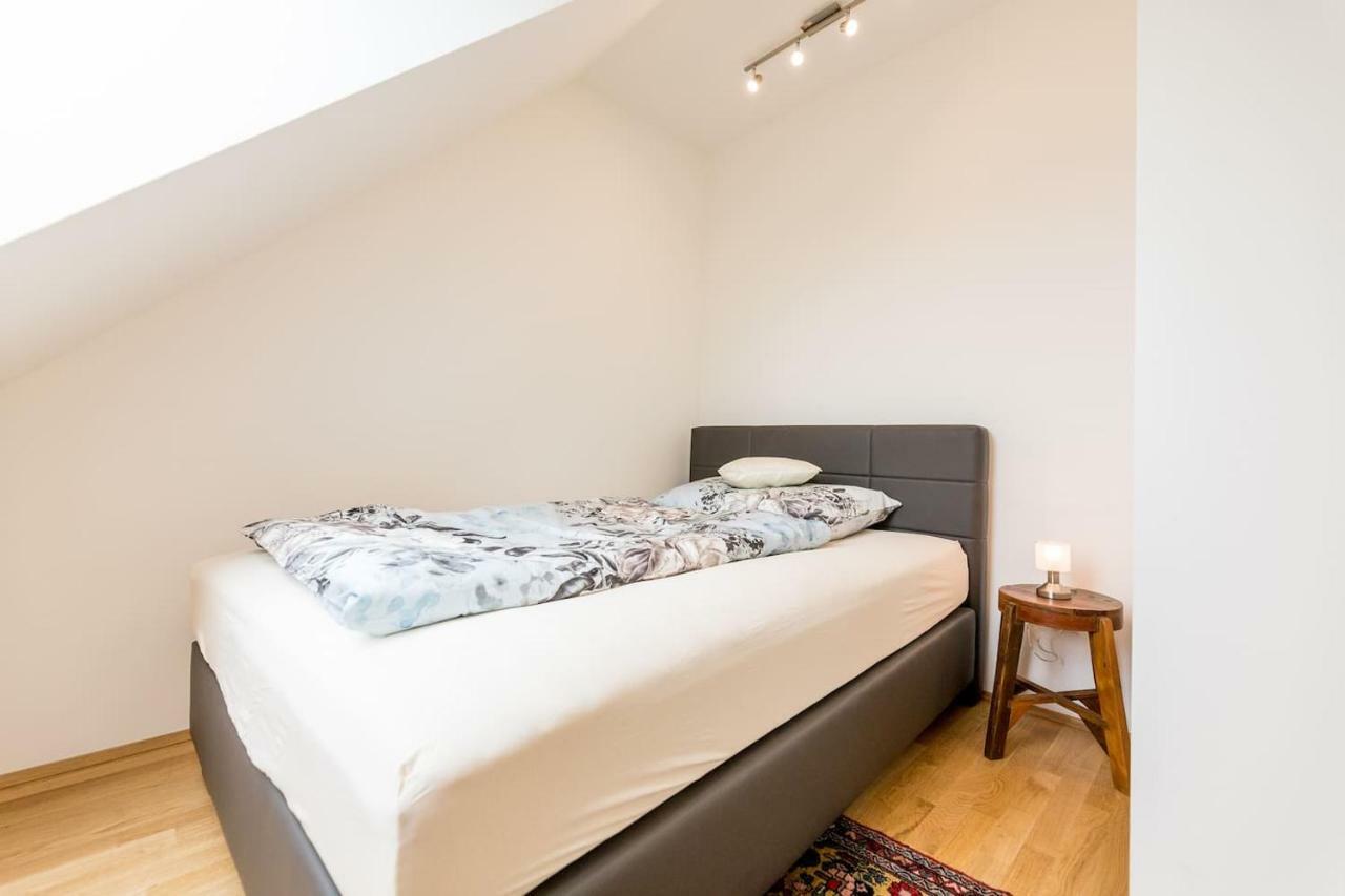 Grosse Dachgeschosswohnung Im Herzen Von Graz Exteriör bild